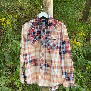 Distressed Wrangler Flannel (Men’s Medium)